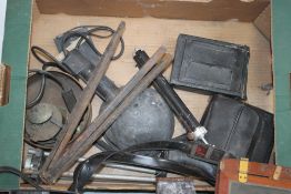 A TRAY OF ASSORTED VINTAGE PHOTOGRAPHIC EQUIPMENT to include an Ensign Reflex, pair of cased