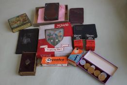 A SMALL BAG OF COLLECTABLES to include light bulbs, leather wallet, wall plaque shield, prayer