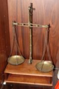 A SET OF VINTAGE BRASS BALANCE SCALES BY 'W & T AVERY BIRMINGHAM', H 47 cm, W 34 cm