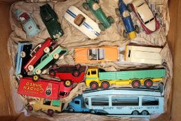 A COLLECTION OF VINTAGE DIECAST DINKY TOY CARS TO INCLUDE A GOLDEN SHRED EXAMPLE