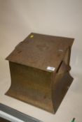 A VINTAGE COPPER COAL BOX, W 36 CM, H 32 CM, D 36.5 CM
