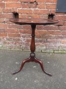 A 19 TH CENTURY PEDESTAL TRIPOD TABLE H-66 CM DIA 50 CM