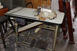 A VINTAGE MARK IV UNION SPECIAL INDUSTRIAL SEWING MACHINE