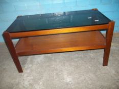 A VINTAGE RETRO TEAK COFFEE TABLE