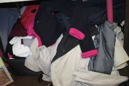 A QUANTITY OF LADIES CLOTHING