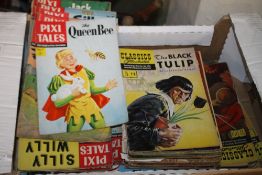 A TRAY OF COMICS TO INCLUDE 'PIXIE TALES'