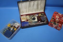 A QUANTITY OF COSTUME JEWELLERY