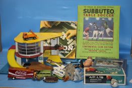 A QUANTITY OF TOYS TO INCLUDE TWO TIER GARAGE, PUZZLES, SUBUTTEO TABLE SOCCER CONTINENTAL CLUB