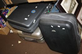 FOUR LARGE SUITCASES INCLUDING SAMSONITE