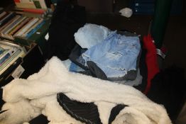 A QUANTITY OF CHILDREN'S CLOTHES TO INCLUDE COATS, SHEEP ONSIE, SHORTS ETC.