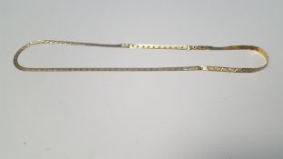 A DUAL COLOUR 9 CT GOLD FLAT NECKLACE 4.4 g