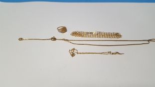 A SMALL QUANTITY OF 9 CT GOLD JEWELLERY TO INCLUDE A BRACELET, A COIN RING ETC. TOTAL WEIGHT 6.6 g