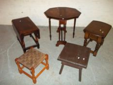FIVE SMALL ITEMS OF FURNITURE TO INCLUDE SMALL ANTIQUE DROP LEAF TABLES AND STOOLS