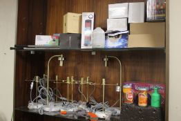 A QUANTITY OF ASSORTED ITEMS TO INCLUDE A QUANTITY OF LAMPS, CAMERA, COLOURFUL BULBS ETC.