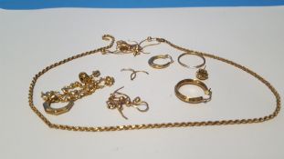 A COLLECTION OF GOLD AND YELLOW METAL JEWELLERY TO INCLUDE CHAINS, EARRINGS ETC.