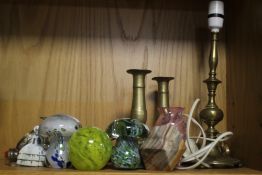 A QUANTITY OF BRASS INCLUDING LAMP BASE, A PAIR OF CANDLESTICKS, A LETTER OPENER AND THREE