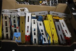 A TRAY OF DIECAST CAR TRANSPORTERS BY CORGI AND MATCHBOX, NOT ALL CABS INCLUDED