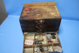 A MINIATURE FOUR DRAWER CHEST A/F AND CONTENTS