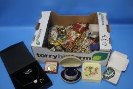 A TRAY OF COSTUME JEWELLERY