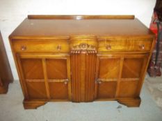 A 1930S OAK SIDEBOARD