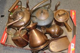 A TRAY OF COPPER METALWARE TO INCLUDE COPPER KETTLES, JUGS ETC.