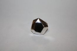 A STERLING SILVER ELLE RING - APPROX WEIGHT 13.7G