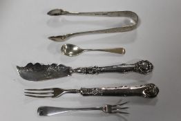 A PAIR OF HALLMARKED SILVER TONGS, HALLMARKED SILVER KNIFE AND FORKS ETC.
