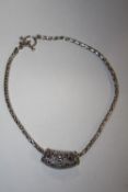 A SILVER GEMSET PENDANT ON SILVER CHAIN - APPROX WEIGHT 50.4G