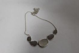 A STERLING SILVER NECKLACE - APPROX WEIGHT 9.8G