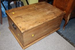 A VINTAGE PINE TWIN HANDLED LIDDED BOX H 34 CM, W 74 CM, D 50 CM