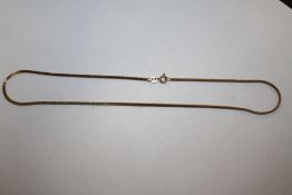 A HALLMARKED 9 CARAT GOLD CHAIN APPROX WEIGHT - 4.3G