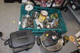 A BOX OF KITCHEN ELECTRICALS TO INCLUDE SALTER SCALES ETC