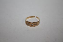 A HALLMARKED GOLD 5 STONE RING A/F APPROX WEIGHT - 1.5G