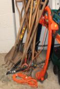 A SELECTION OF GARDEN TOOLS
