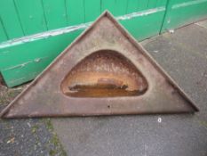 A CAST METAL CORNER FEEDING TROUGH, W 94 cm, D 67 cm