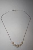 A STERLING SILVER NECKLACE - APPROX WEIGHT 8.4G
