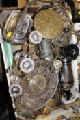 A TRAY OF ASSORTED METALWARE TO INCLUDE A SILVER PLATED TEAPOT ETC