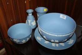 FIVE PIECES OF BLUE WEDGWOOD JASPERWARE TO INCLUDE A FRUIT BOWL