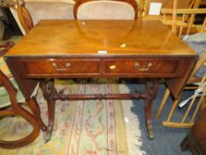 A REPRODUCTION MAHOGANY SOFA TABLE