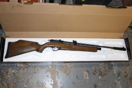 A BOXED SMK CR600W MULTI SHOT AIR RIFLE