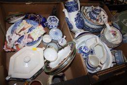 TWO TRAYS OF ASSORTED CERAMICS TO INCLUDE T. GOODE & CO. SPODE CHINA, WEDGWOOD JASPERWARE ETC.