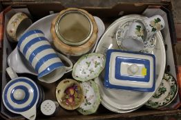 A TRAY OF ASSORTED CERAMICS TO INCLUDE WEDGWOOD, MASONS, ETC.