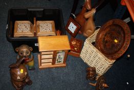 A QUANTITY OF TREEN TO INCLUDE FIGURES, JEWELLERY BOX ETC.