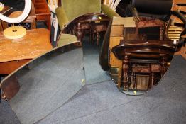 THREE VINTAGE MIRRORS TO INCLUDE AN ARCHED TOPPED WALL MIRROR, SHIELD SHAPED DRESSING TABLE MIRROR