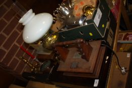 A LARGE QUANTITY OF METALWARE TO INCLUDE A PART CANTEEN OF CUTLERY, LOOSE FLATWARE, CONVERTED OIL