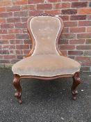 A VICTORIAN MAHOGANY FRAMED SPOONBACK CHAIR