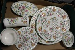 A TRAY OF MINTON HADDON HALL CERAMICS TO INCLUDE MEAT PLATES