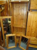 A MODERN HONEY PINE OPEN BOOKCASE H-181 W-60 CM WITH A TALL PINE MIRROR AND A PAIR OF MIRRORS (4)