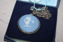 A SILVER AND WEDGWOOD JASPERWARE PENDANT ON CHAIN