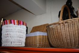 A COLLECTION OF WICKERWARE TO INCLUDE LAUNDRY BINS